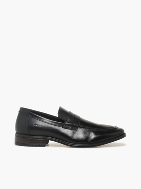 622102001 Black Leather Clowse Flat Shoes