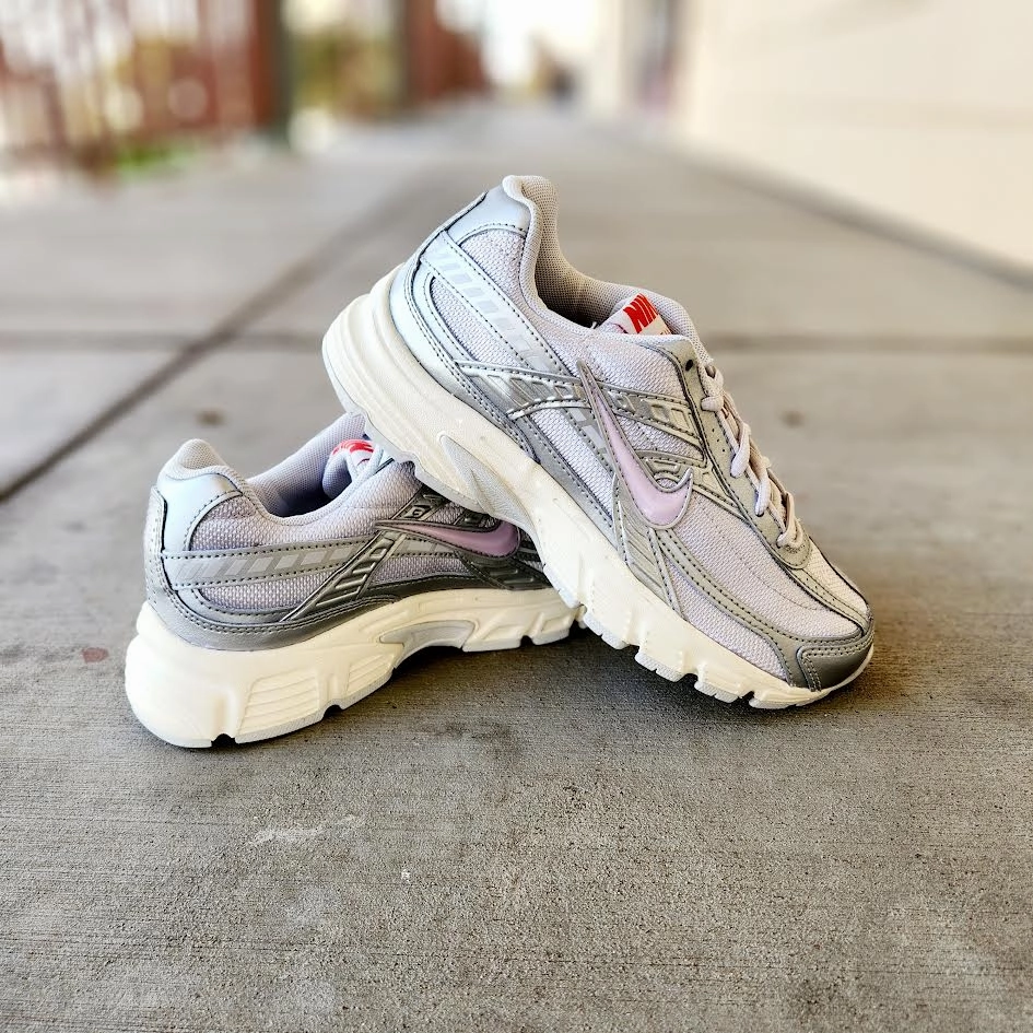 W Nike Initiator Nike Vapor Lite Tennis Shoes