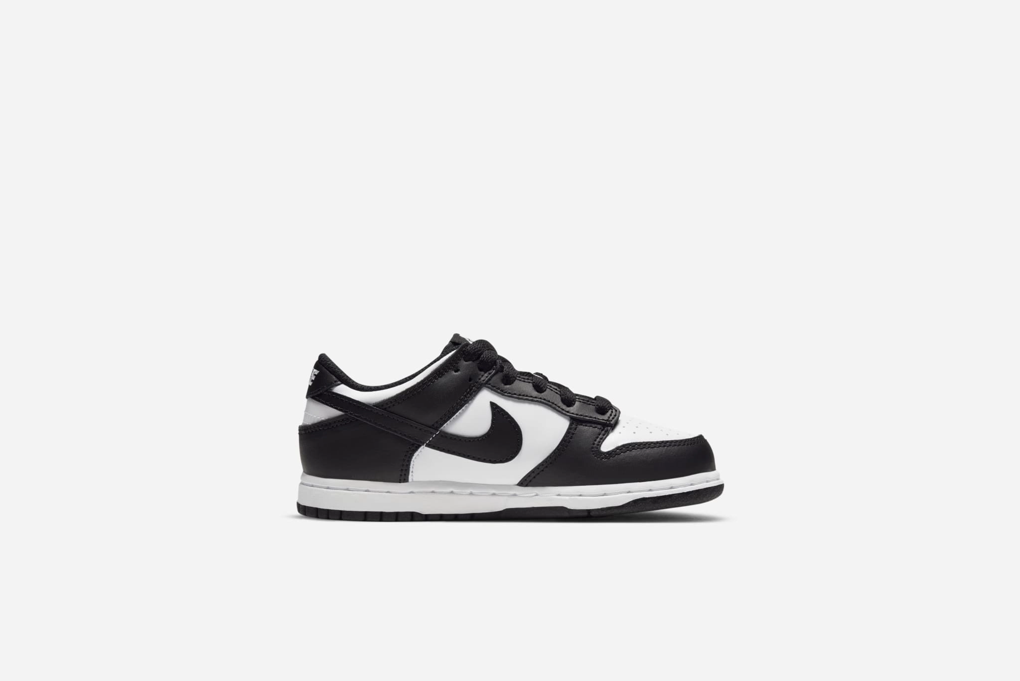 Nike "Dunk Low" PS - White / Black Redskins Nike Shoes