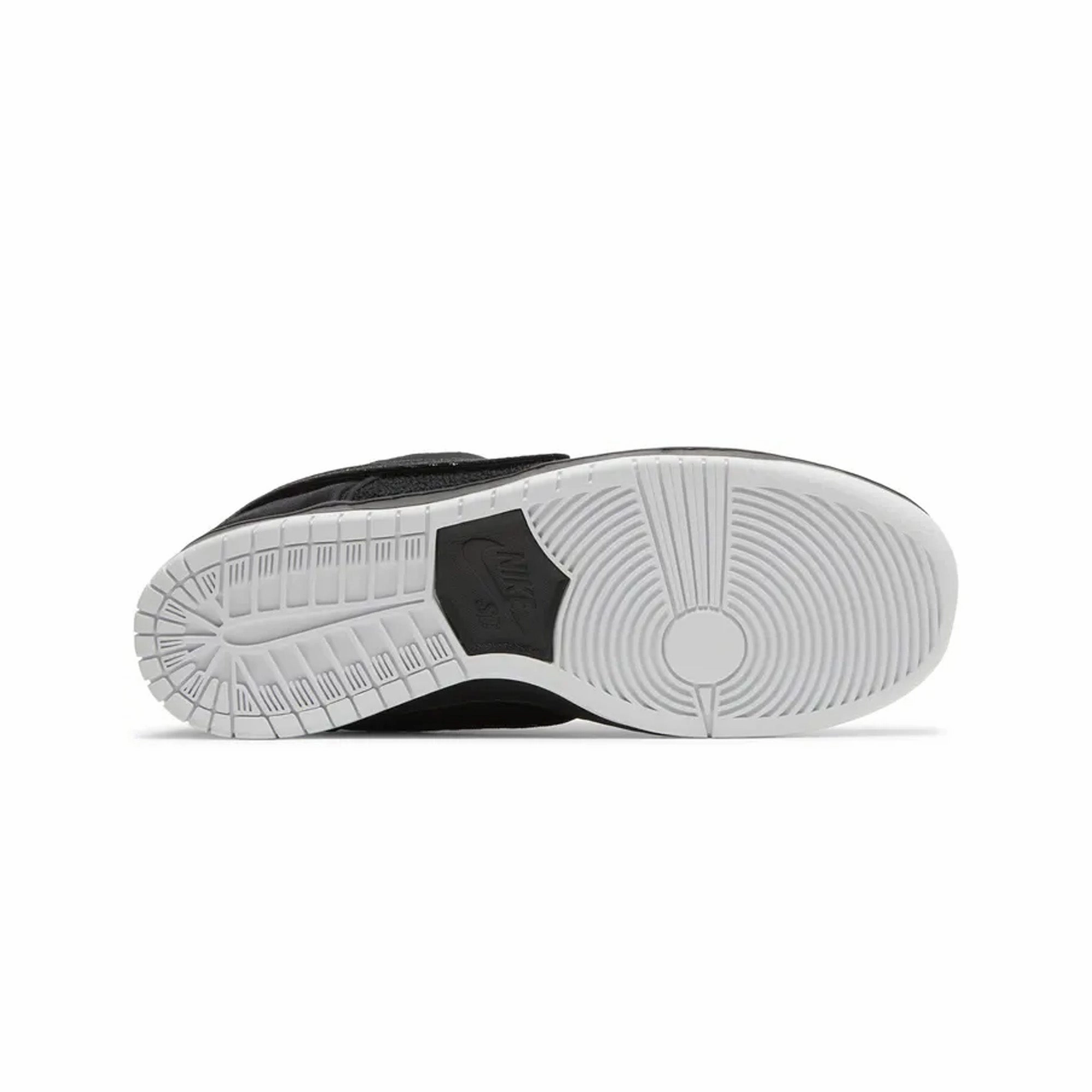 Nike SB Dunk Low x Gnarhunters 'Black' (2022) Nike Shoes For Work