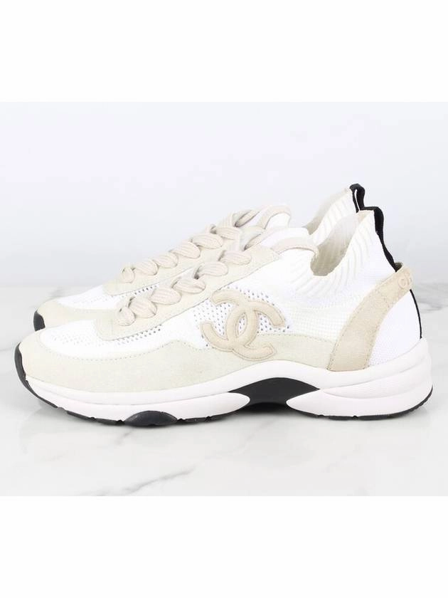 CC logo suede sneakers 38 250 Chanel Flower Mountain Sneakers