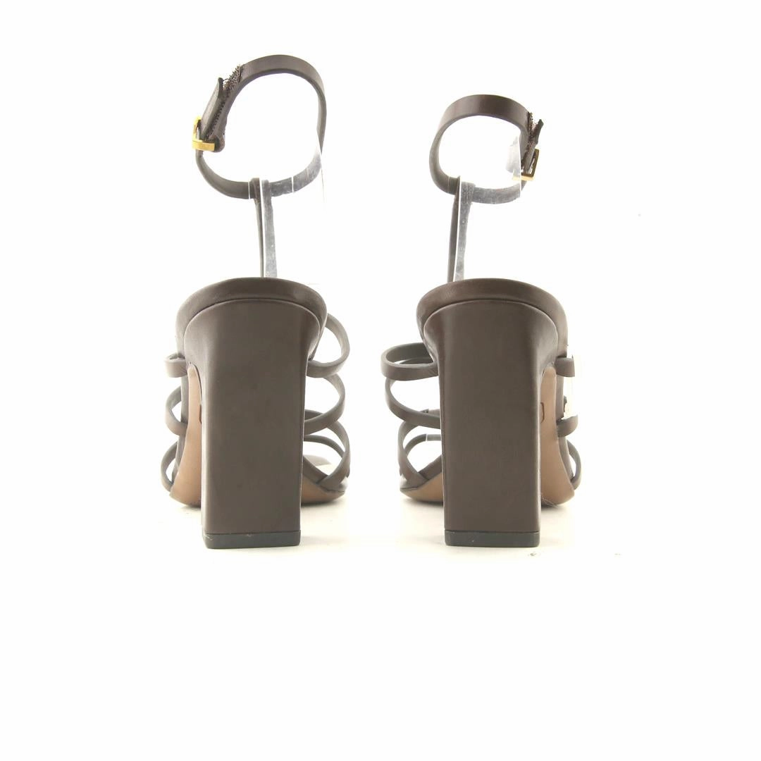 SARTO. BELLOCHI Jenna Ortega In Heels