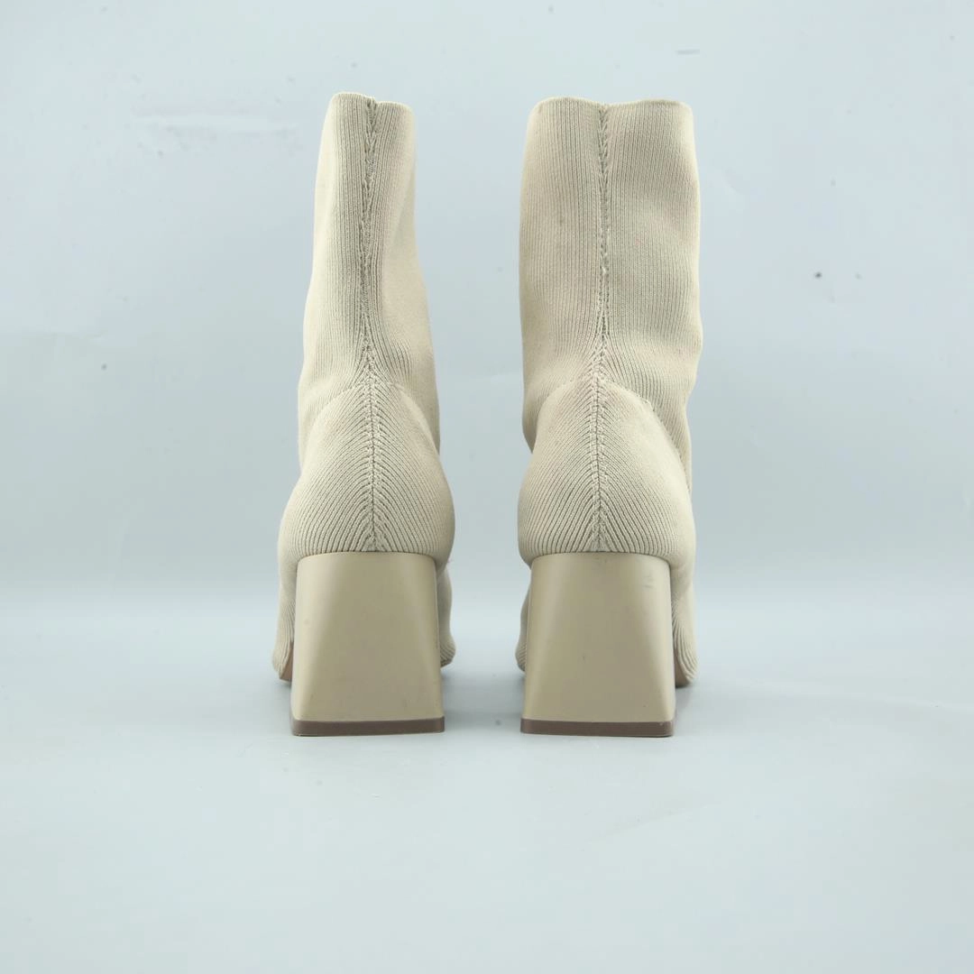 High Heels Shows LEFTIES .