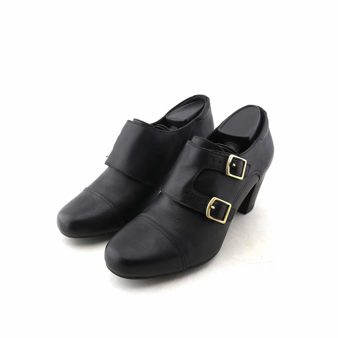 CLARKS BENDABLES Dress Boots With High Heels