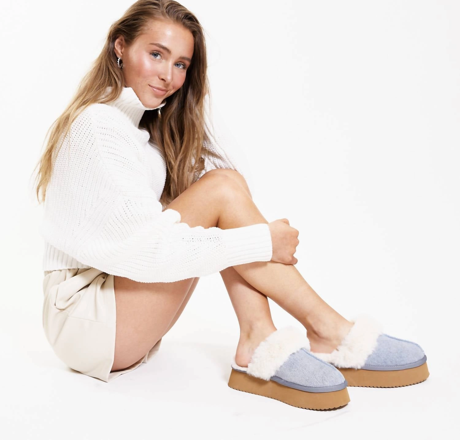 Traditional Japanese House Slippers Cuddle Up Fur Slippers In Light Blue Denim