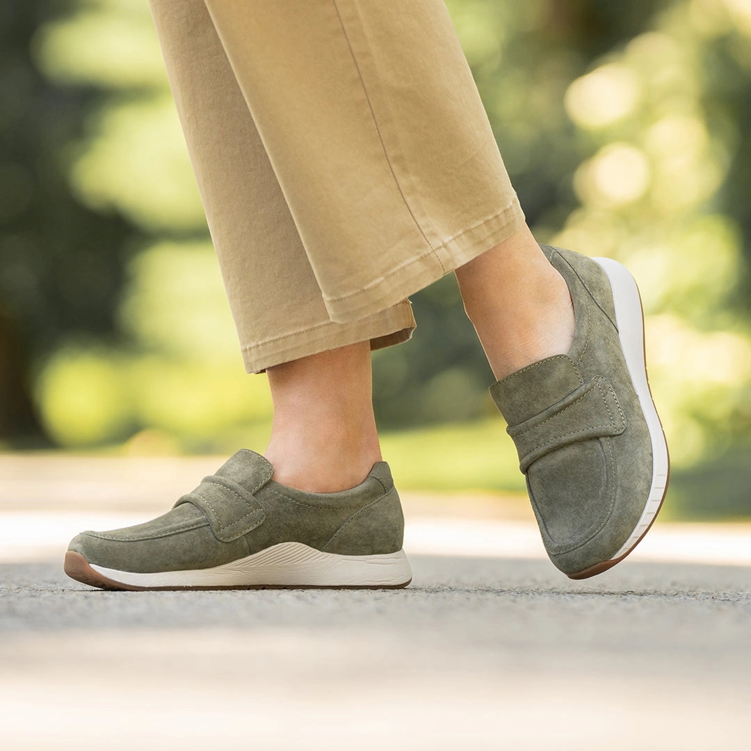 DANSKO CLEMENTINE Designer Dress Shoes On Sale