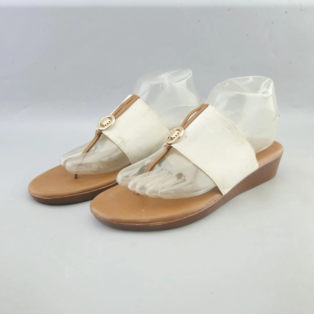 LAUREN BLAKWELL . Slippers At Aldi