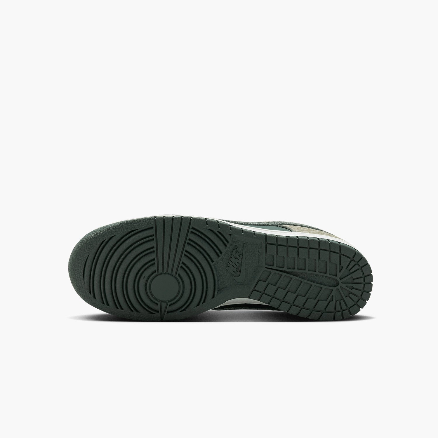 Men's Dunk Low Retro PRM "Urban Landscape 2.0" Basketball Shoes Test