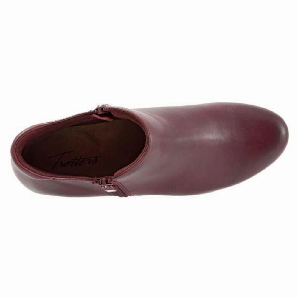 Trotters Major Dark Red Leather Bootie (Women's) Infant Western Boots