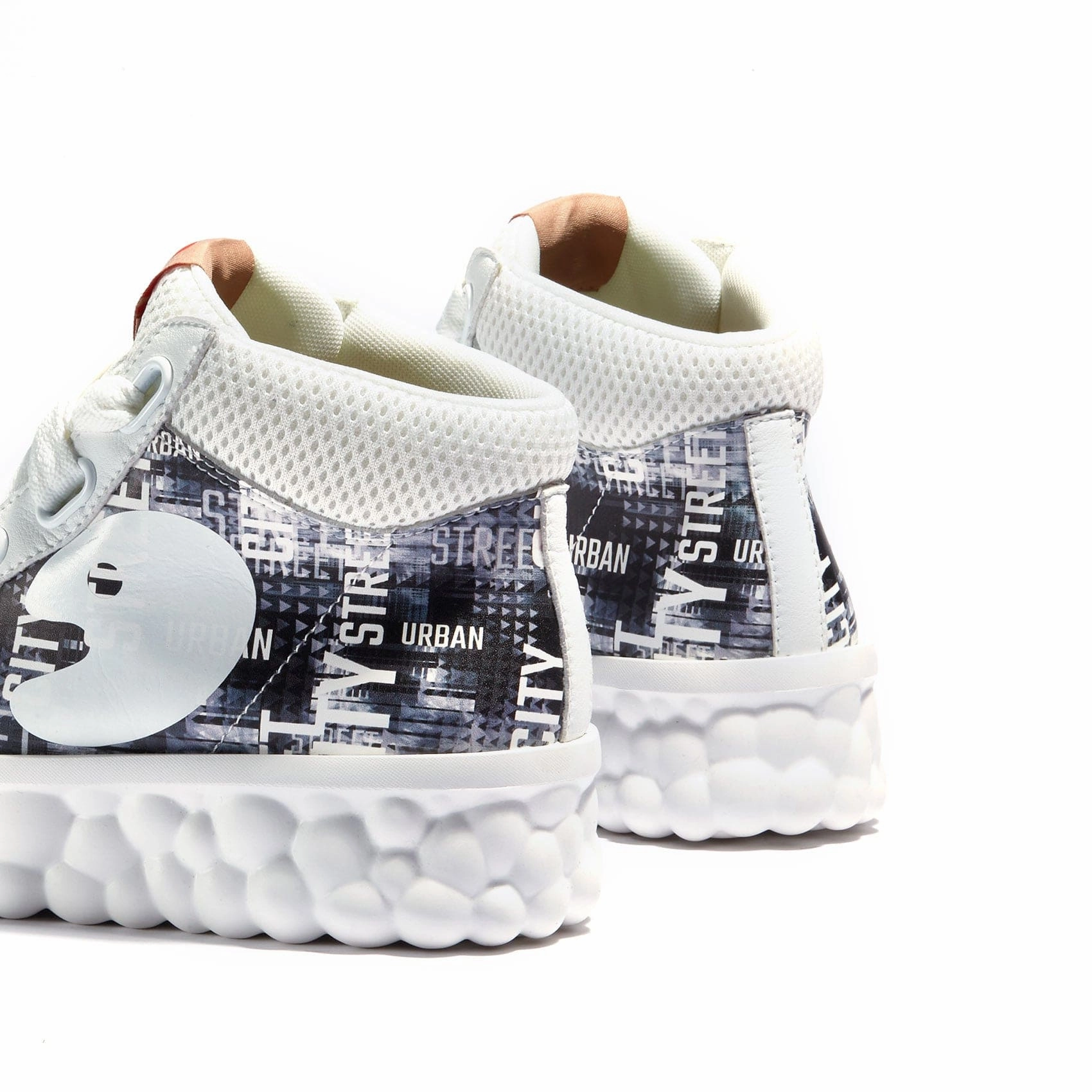 Explore the City Las Ramblas V Women Wedding Dress And Cowboy Boots