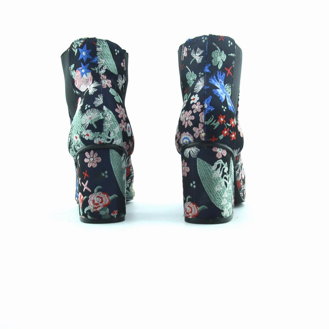 INDIGO RD. . Retractable High Heels