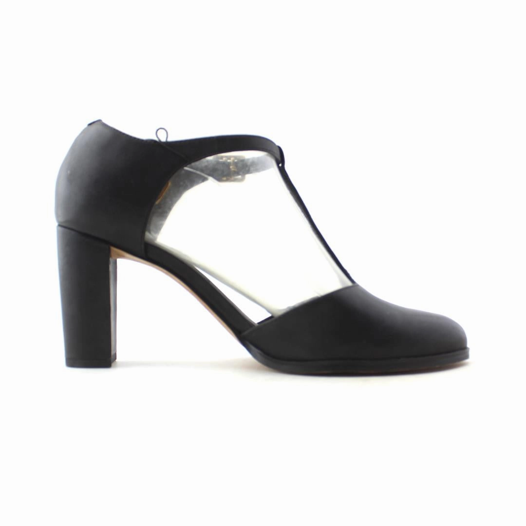 CLARKS SOFT CUSHION Types Of Shoes High Heels