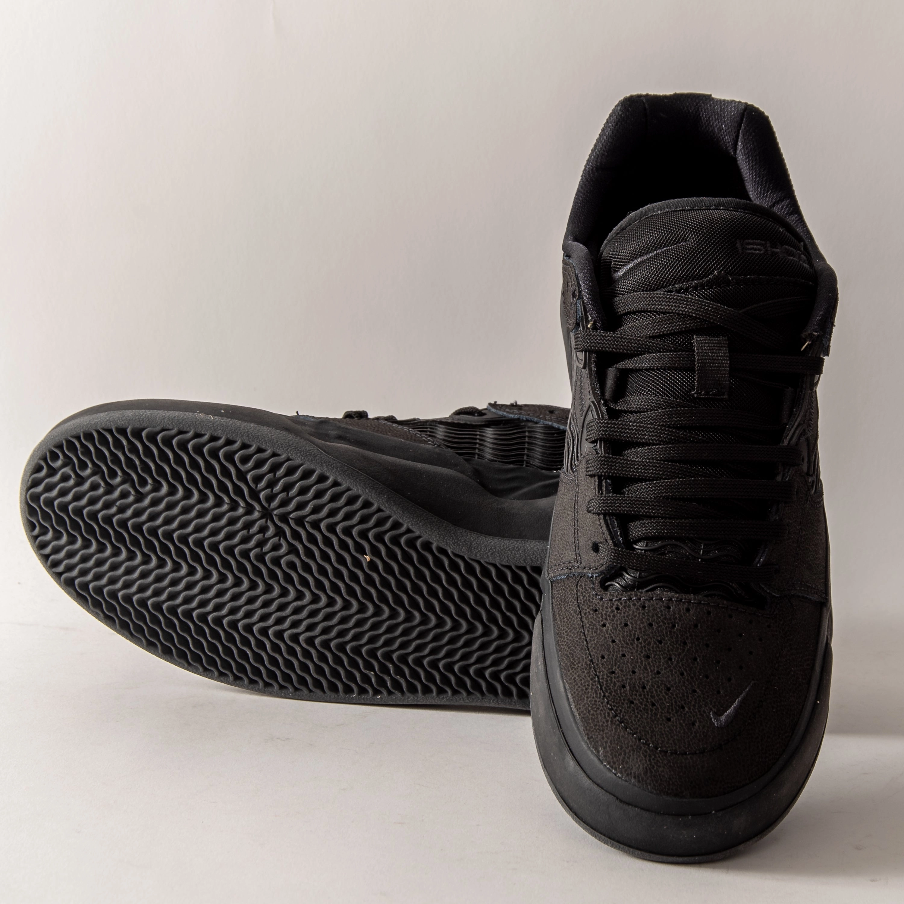 Basketball Shoes Price Nike SB - Ishod PRM L (Black/Black)