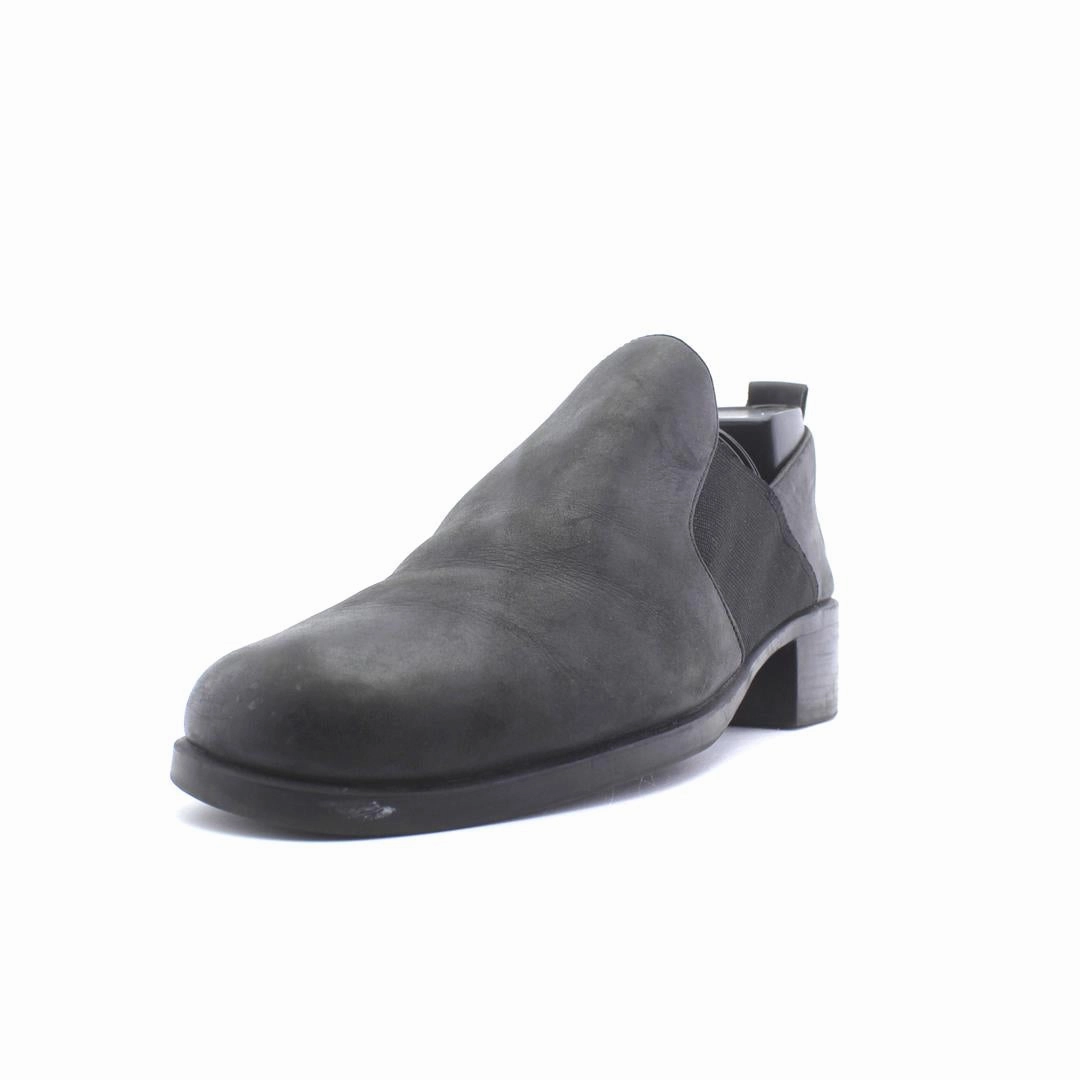 LAURA SCOTT  . High Heel Height