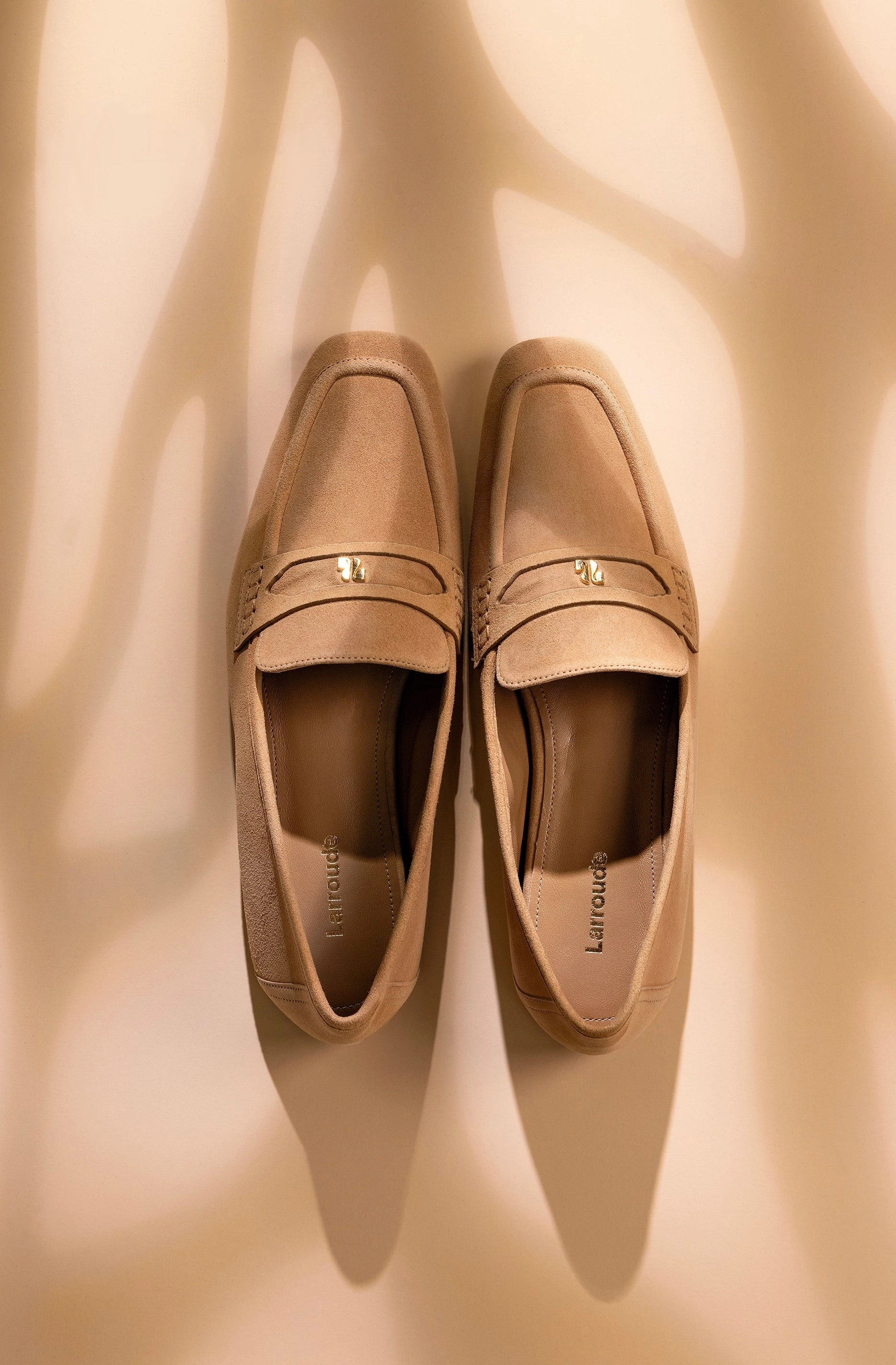 Gucci Shoes Loafers Suki Flat Loafer In Peanut Suede