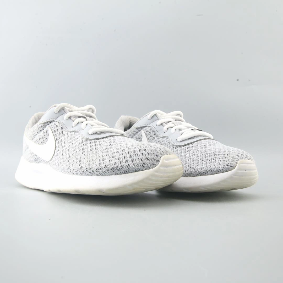 NIKE TANJUN Good Nike Hiking Shoes