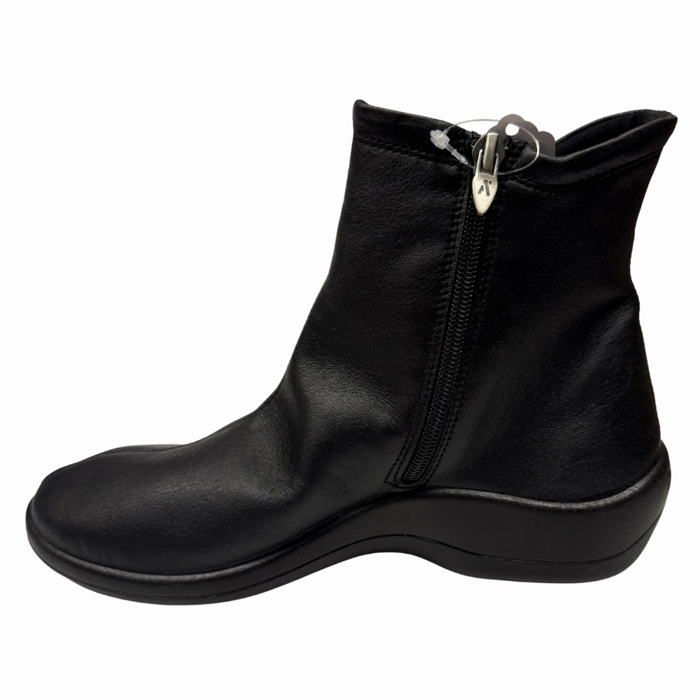 Moc Toe Boots Arcopedico Paluma Black Leather Boot (Women's)