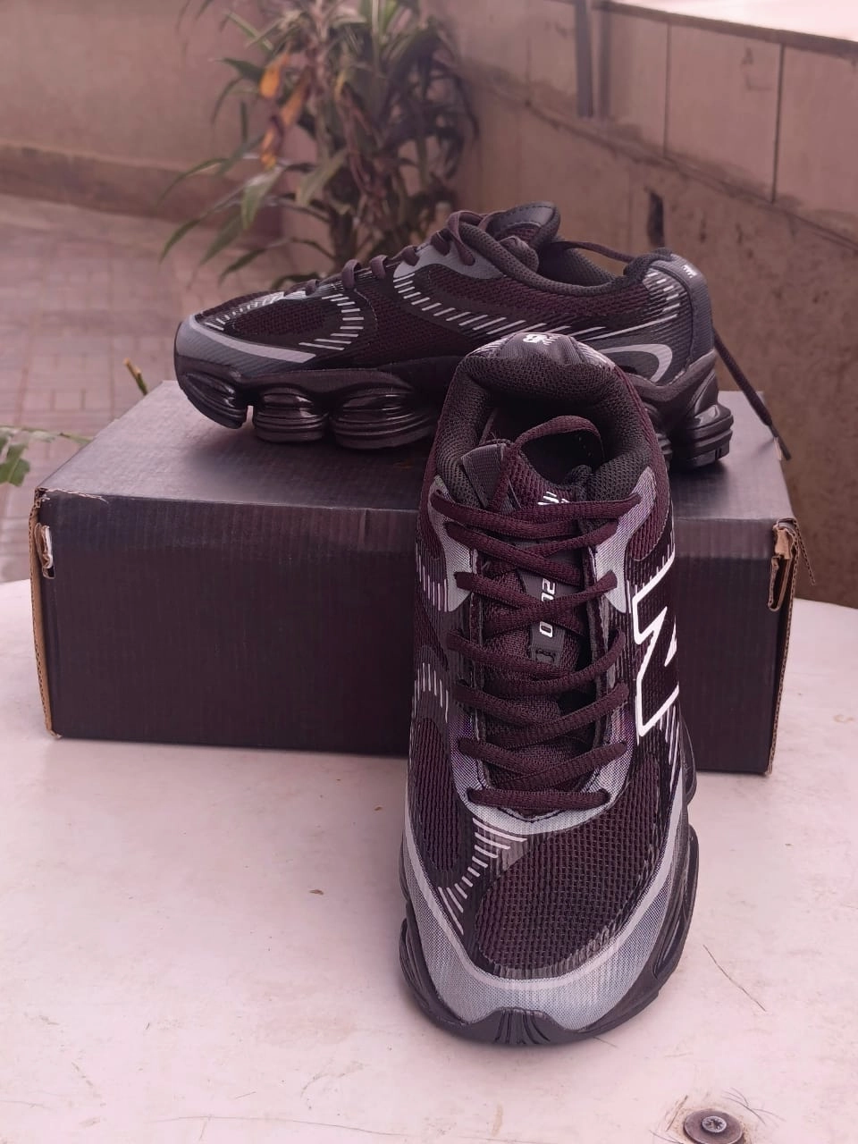 New Balance 2000 Black Best Stability Sneakers