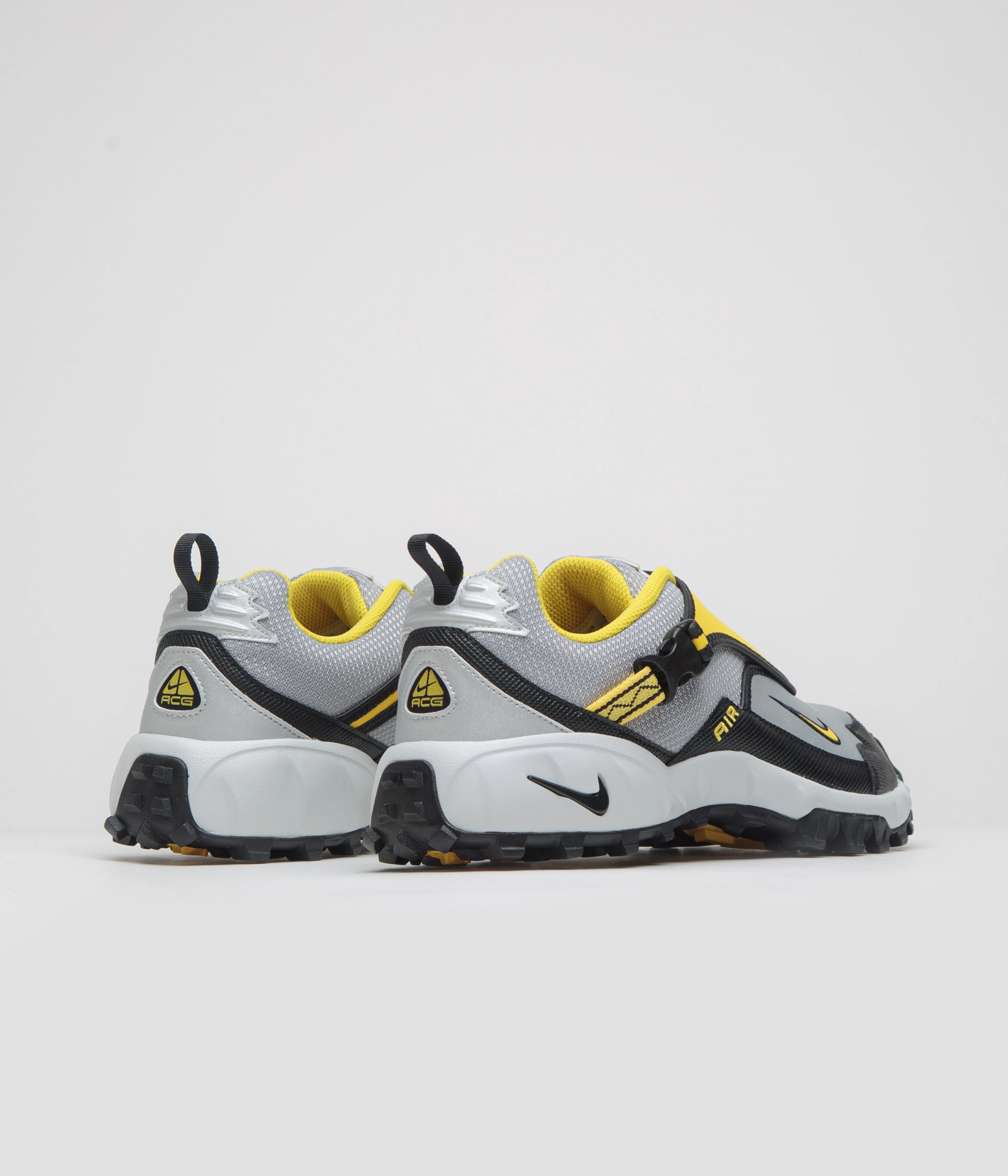 Nike ACG Phassad Shoes - Black / Yellow Zest - Metallic Silver Shoe Size Nike