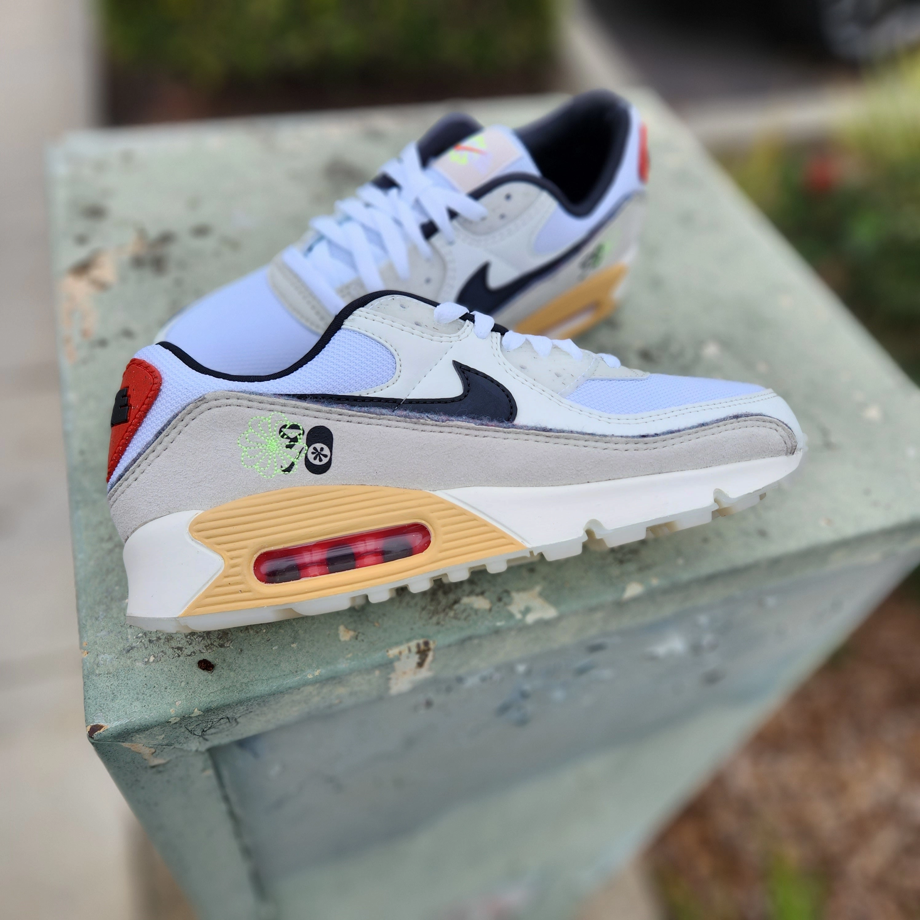 Nike Metcon Gym Shoes Nike Air Max 90 SE Swoosh Fiber White