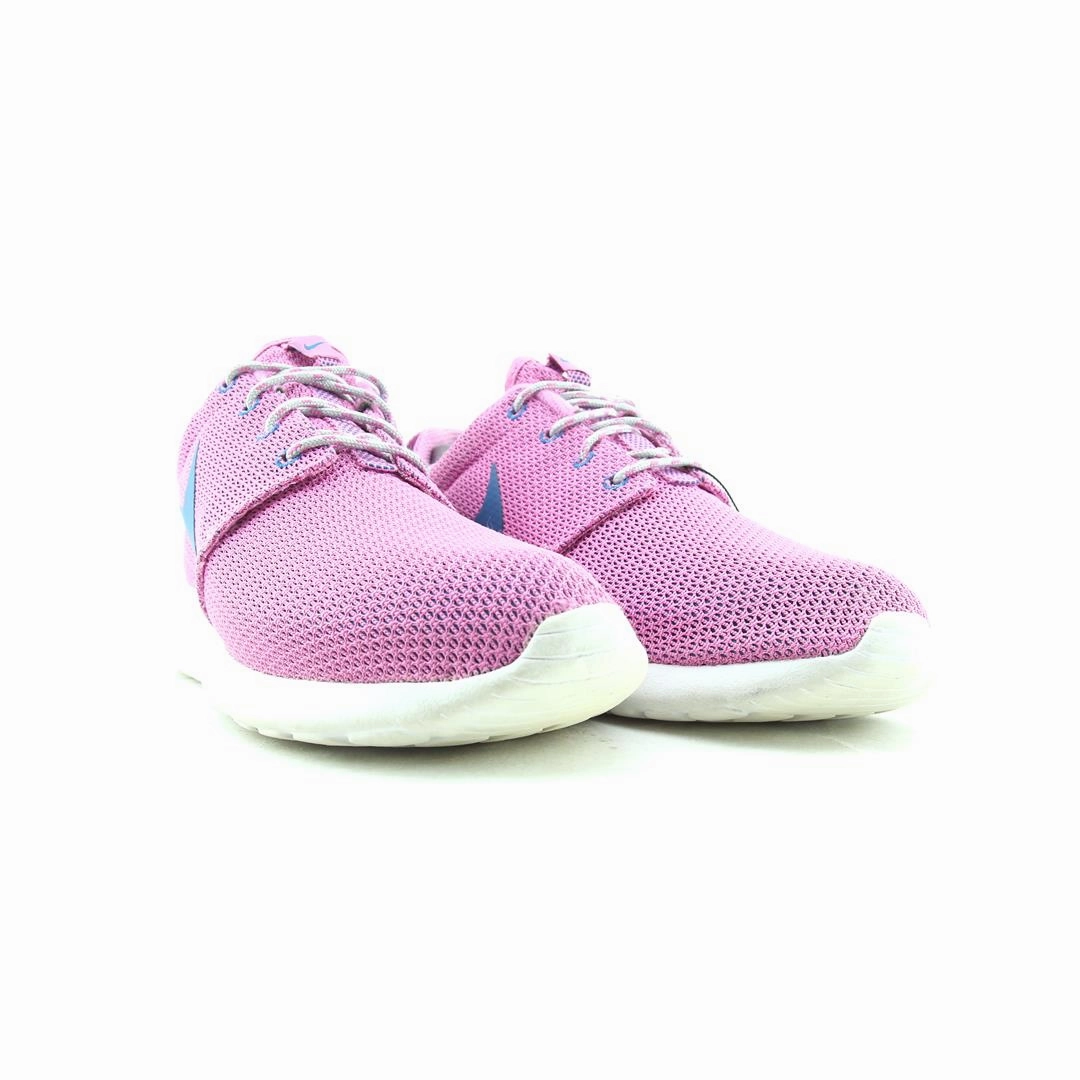 Preppy Nike Shoes NIKE ROSHERUN