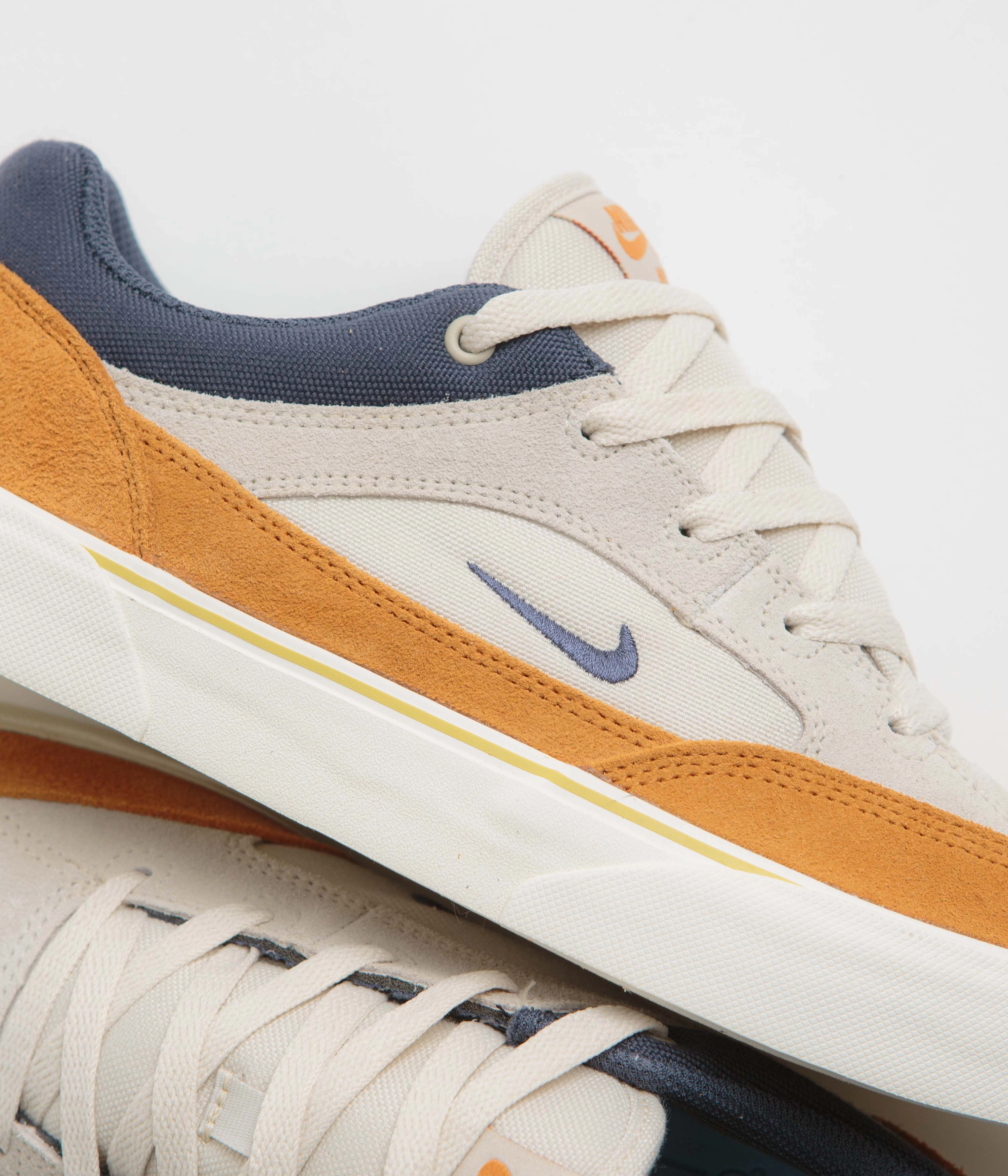 Nike SB Malor Shoes - Light Orewood Brown / Thunder Blue - Monarch - Sail Iconic Nike Shoes