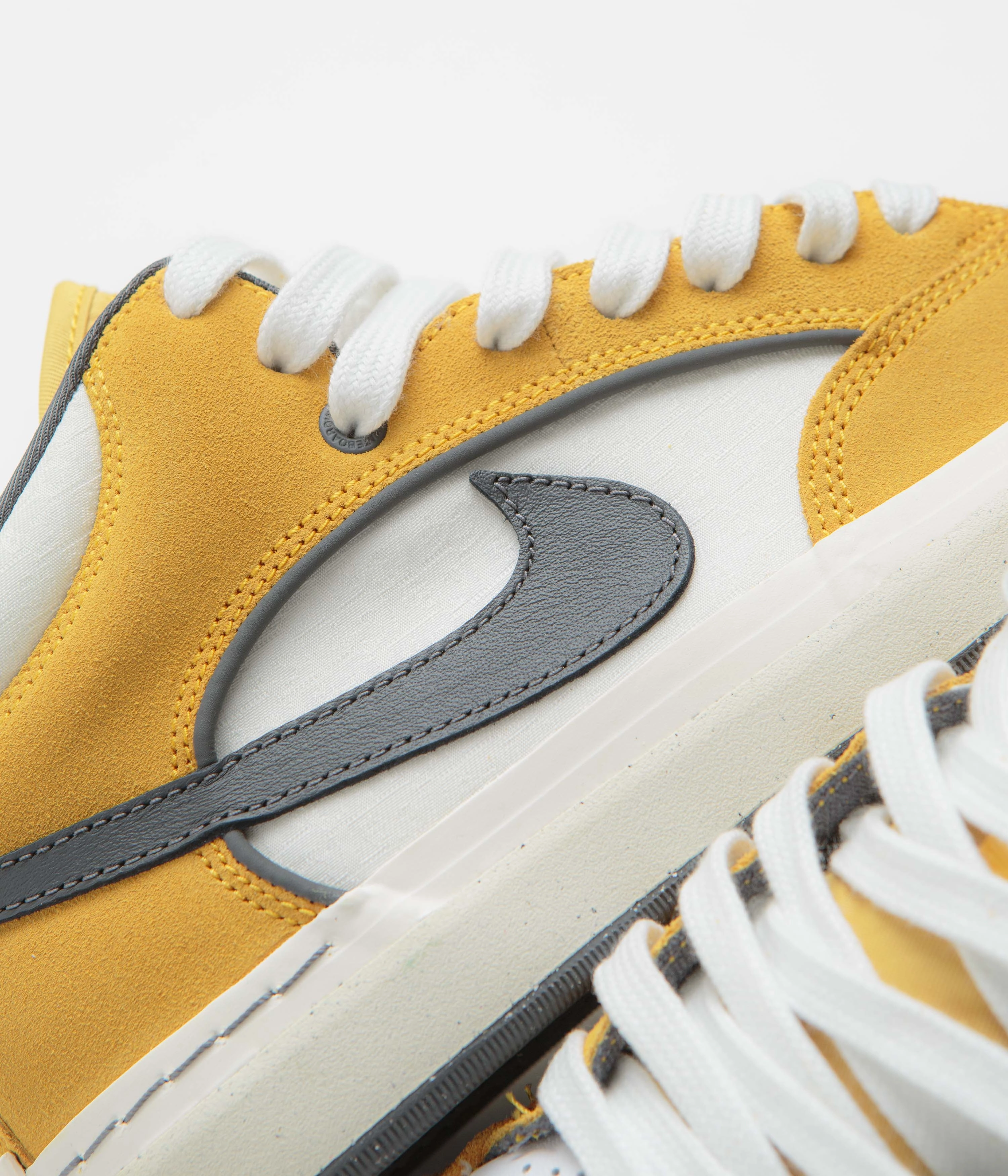 Nike Skateboarding Shoes Janoski Nike SB React Leo Shoes - University Gold / Dark Grey