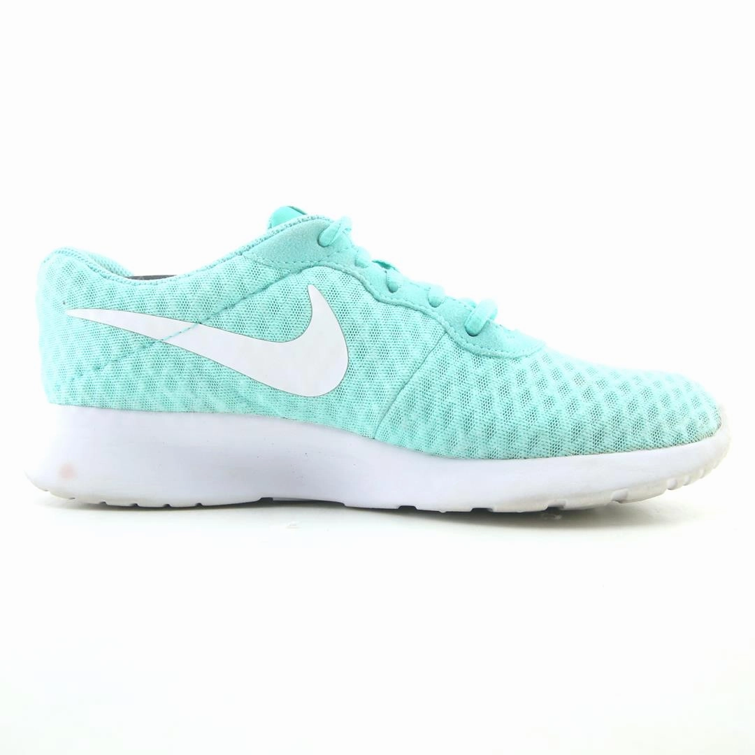 NIKE TANJUN Nike Shoes On Feet