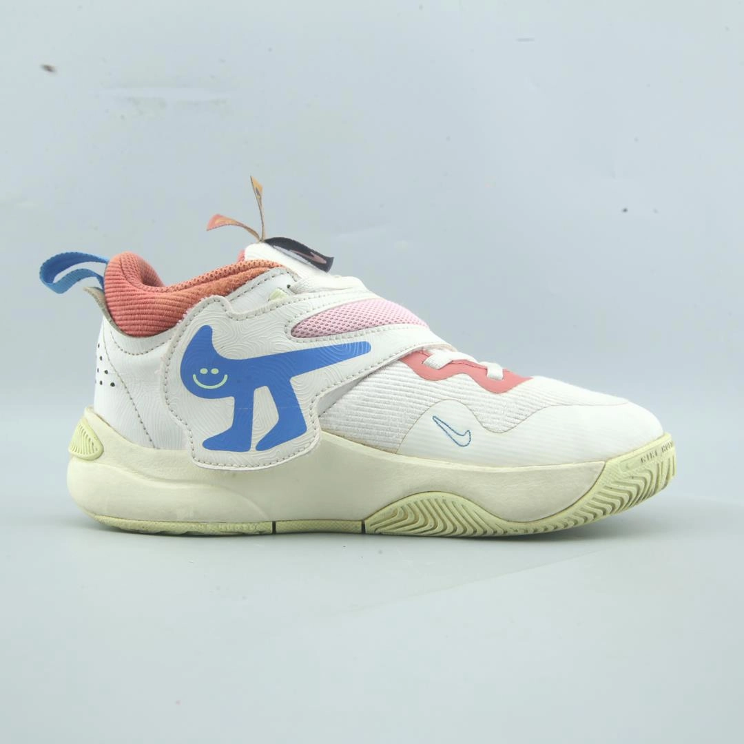 NIKE TEAM HUSTLE D 11 Best Basketball Shoes Low