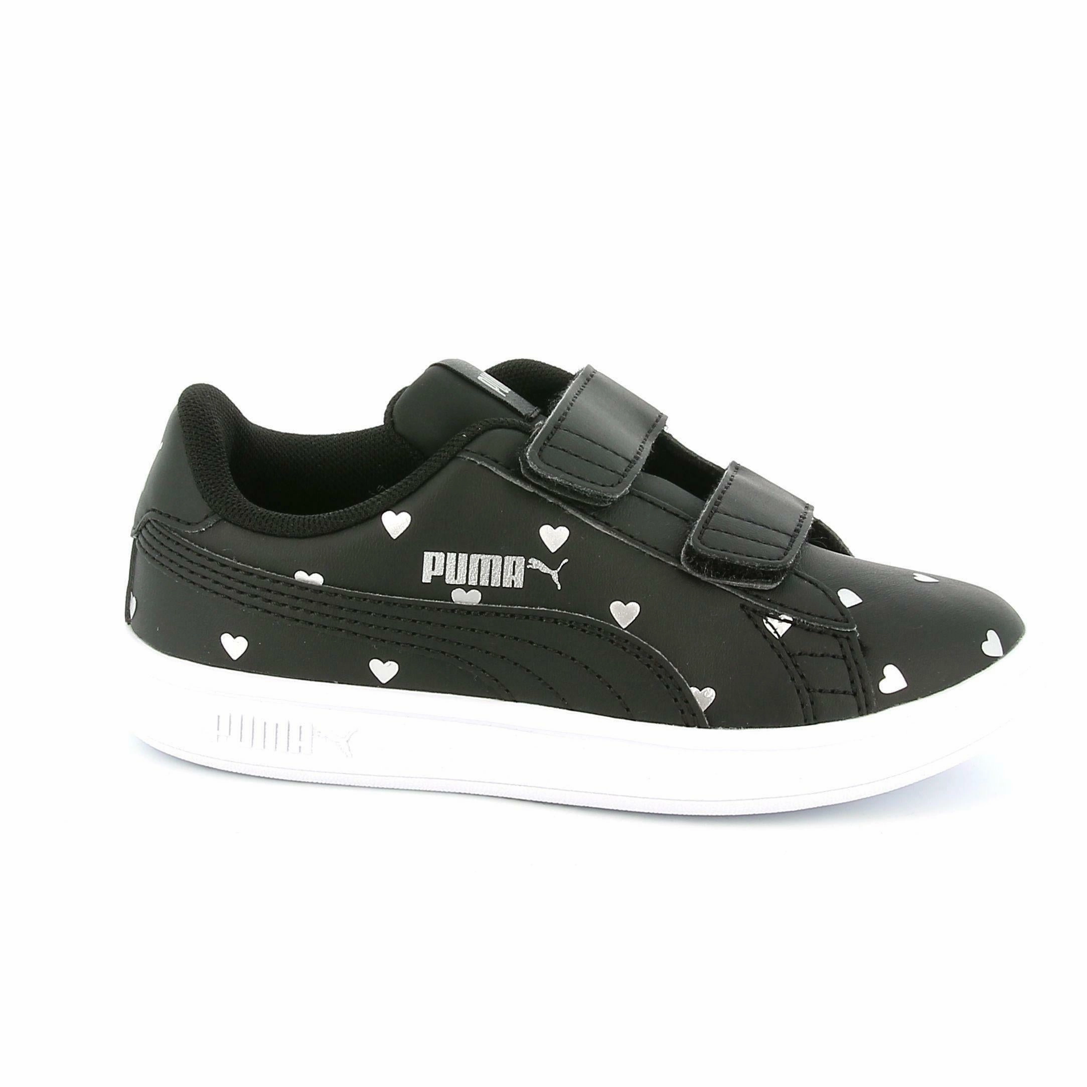 Puma sneakers da bambina con velcro Smash v2 L Studs V PS 374844 01 black Sneakers For The Gym