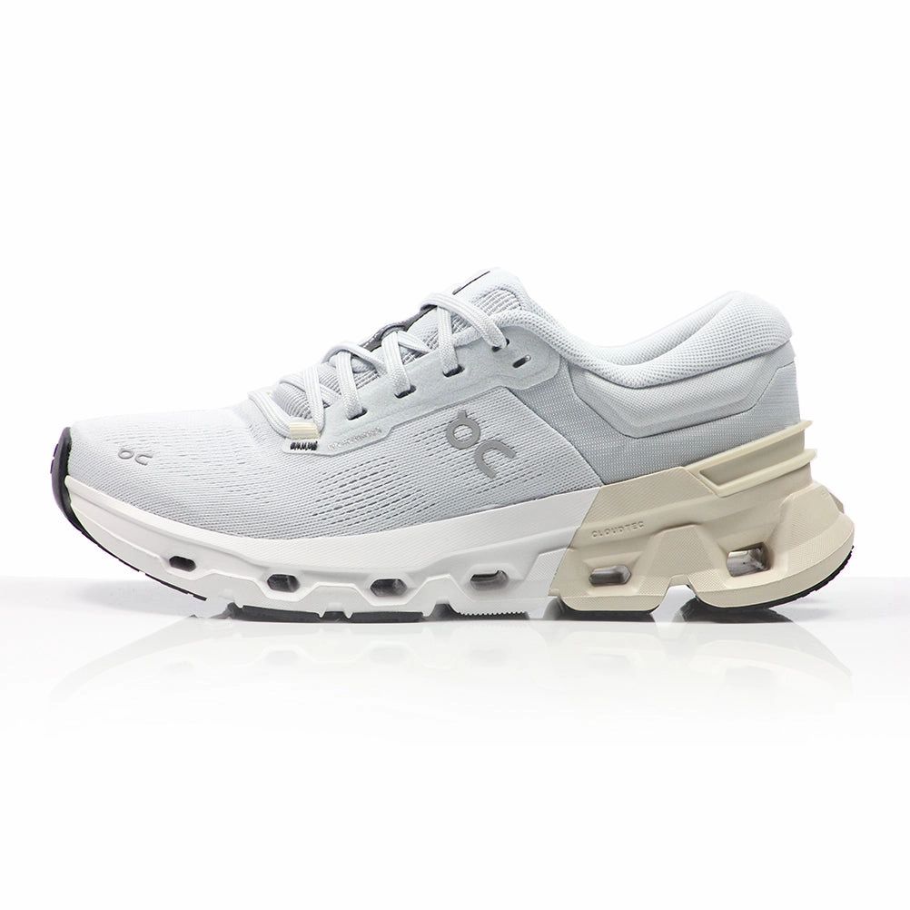 Chart With People That Wear Running Shoes On Cloudflyer 5 Women's Running Shoe - Arctic/Cream