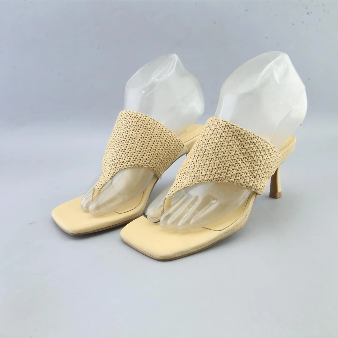 ON.34TH ZADDIE High Heel Shoe Couch