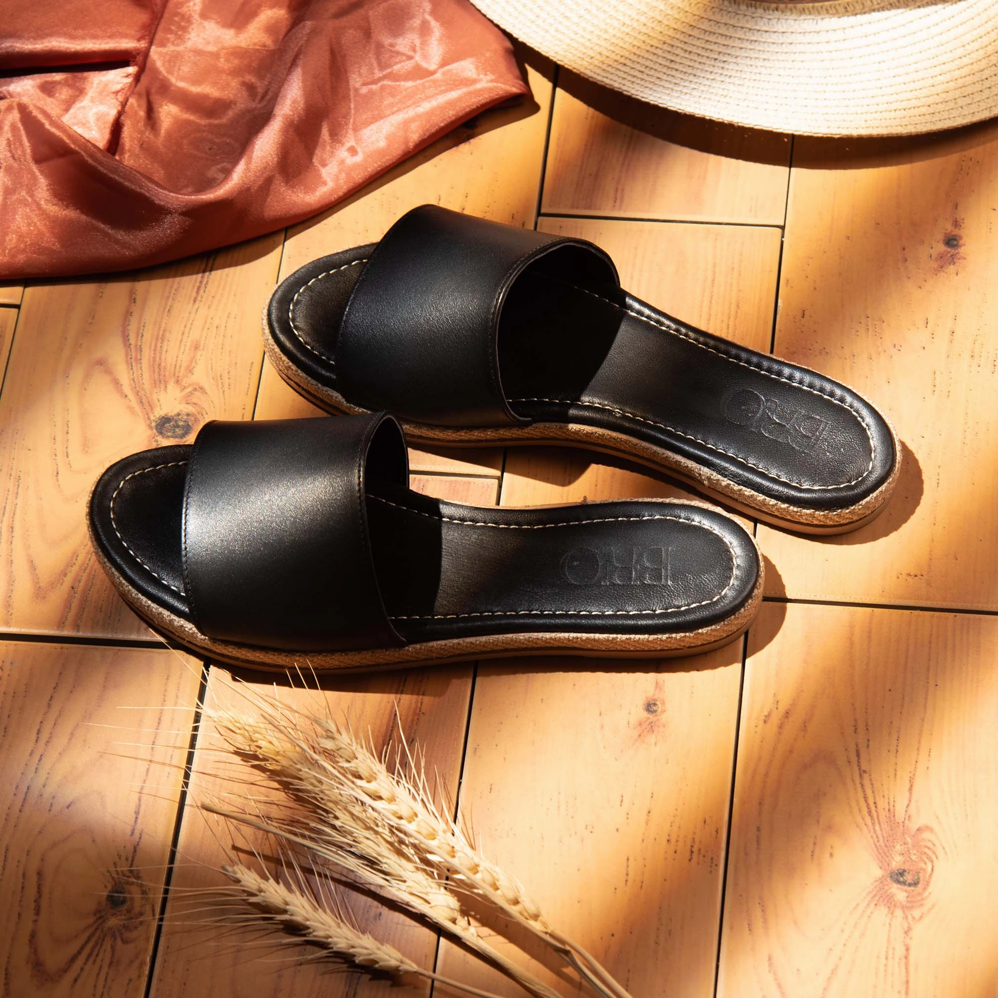 Battle Slippers Brio Buckle Black Natural Leather Slippers