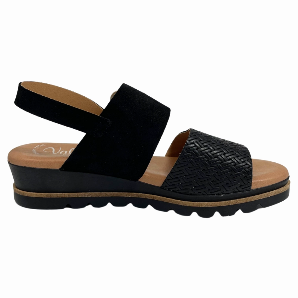 Valeria's Kellyjo Black Supple Leather Sandal (Women's) Golf Sandals