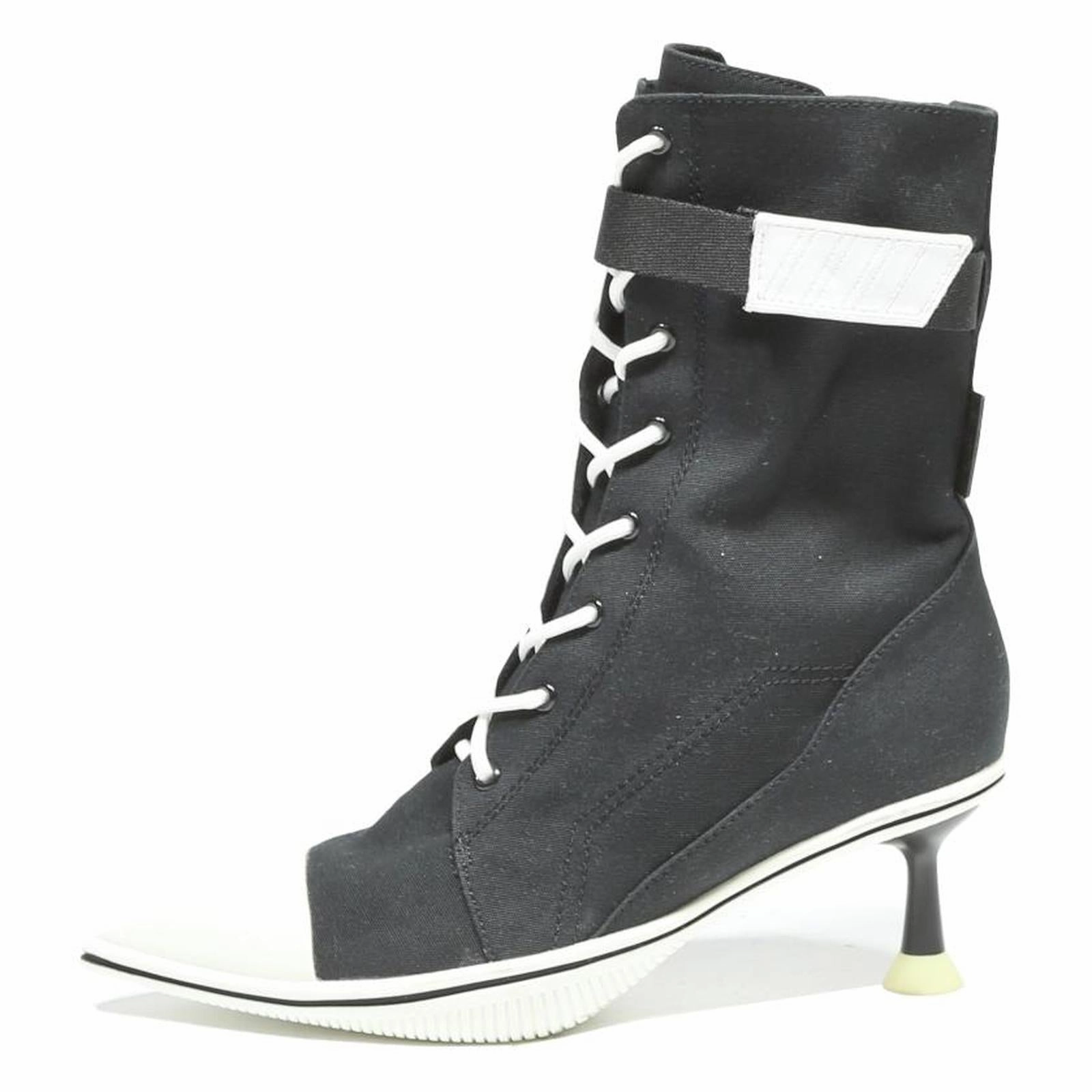 Under Armour Boots CHARLES & KEITH Womens Lace-Up Canvas Ankle Boots Black & White UK 2 Stylish