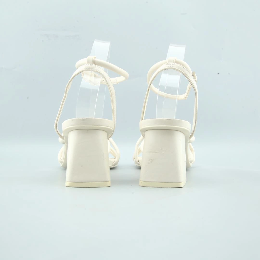 STRADIVARIUS . In Nylons And High Heels