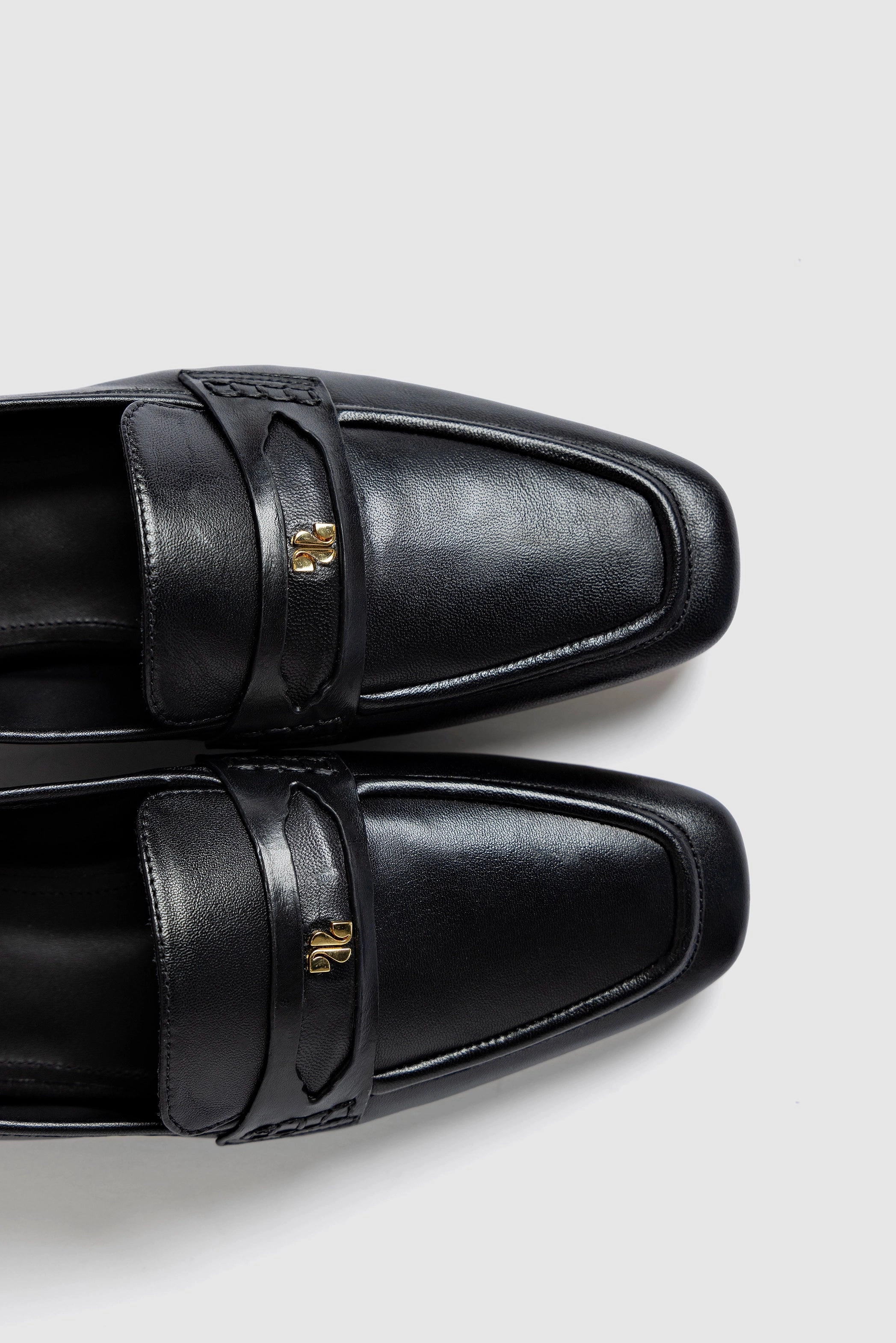 Vintage Gucci Loafers Suki Flat Loafer In Black Leather