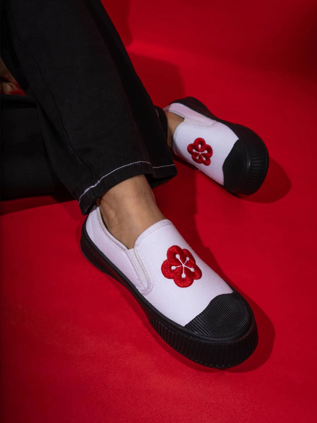 Bacca Bucci Kawaii Sakura Slip-On Sneakers Miralto Dress Shoes