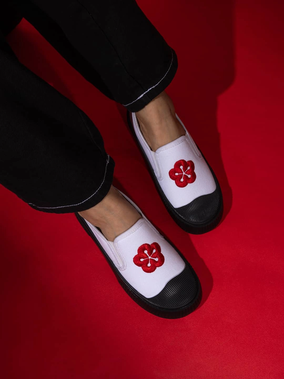 Sheepskin Dress Shoes Bacca Bucci Kawaii Sakura Slip-On Sneakers