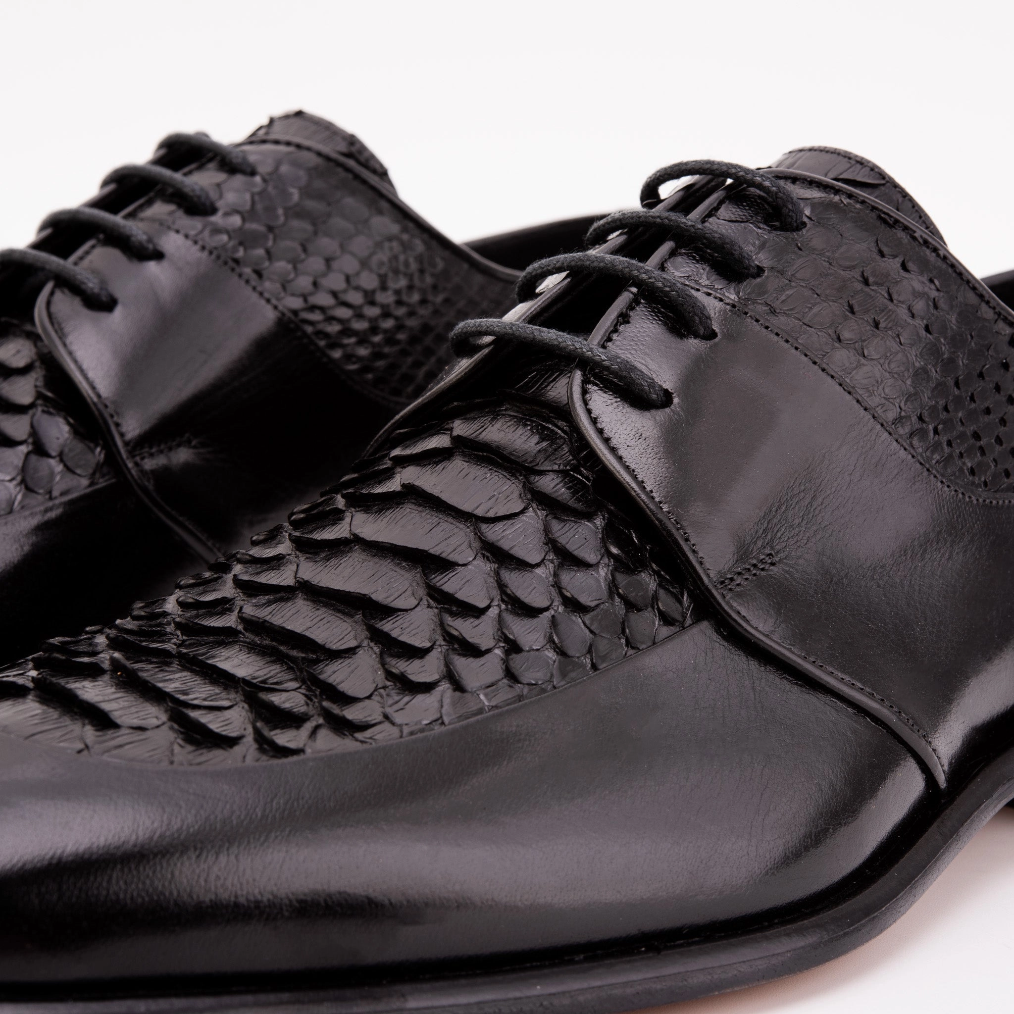 The Arven Black Python Leather Men Shoe Shoes To Wear With Dresses Summer
