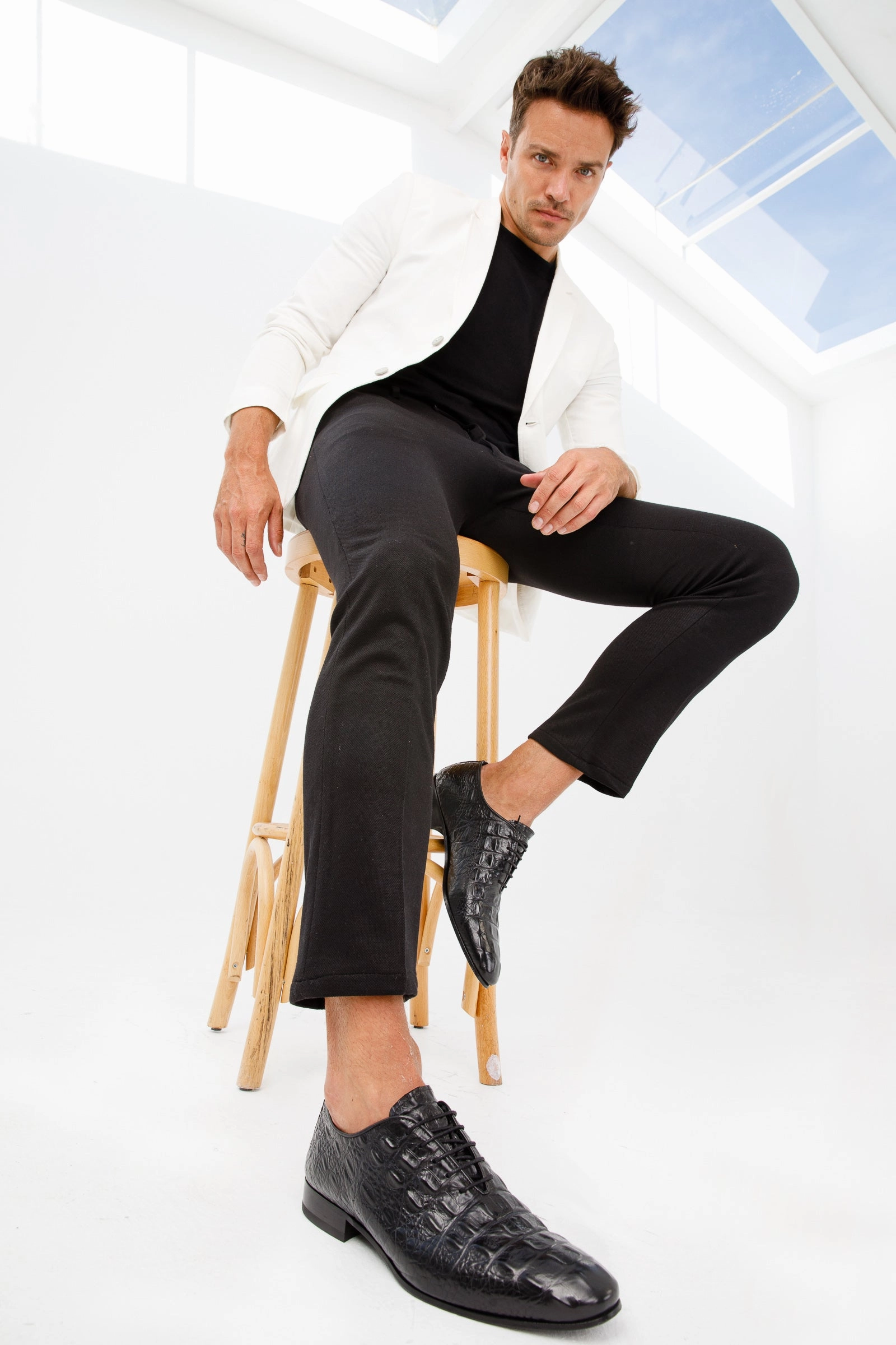 The Randor Black Crocodile Leather Oxford Men Shoe Ladies Dress Shoes Low Heel