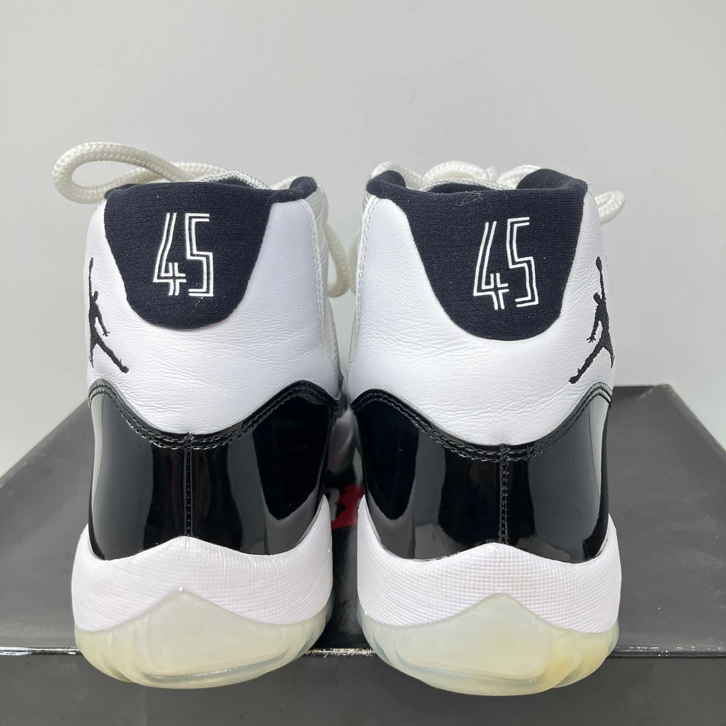 Elevate 3 Basketball Shoes Jordan 11 Retro Concord (2018)