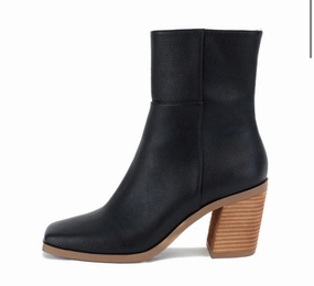 Women's Maora Heeled Boot In Black Olukai Boots