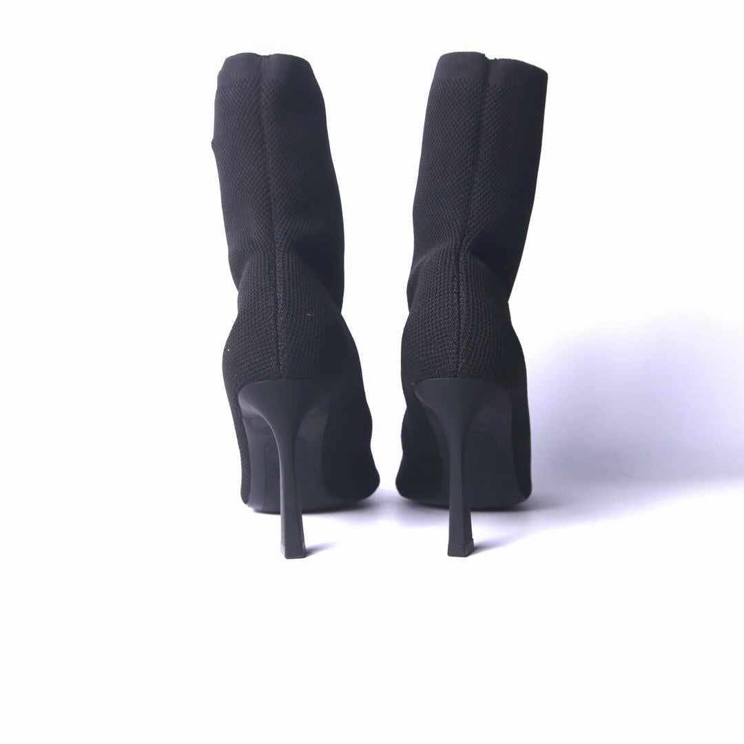 High Heels And Low Lifes Movie ZARA. .