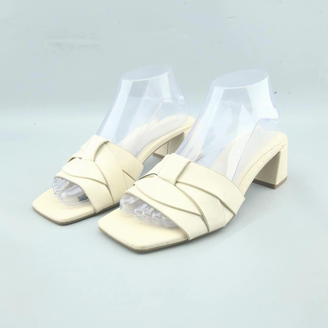 Iridescent High Heel Shoes ZARA. .