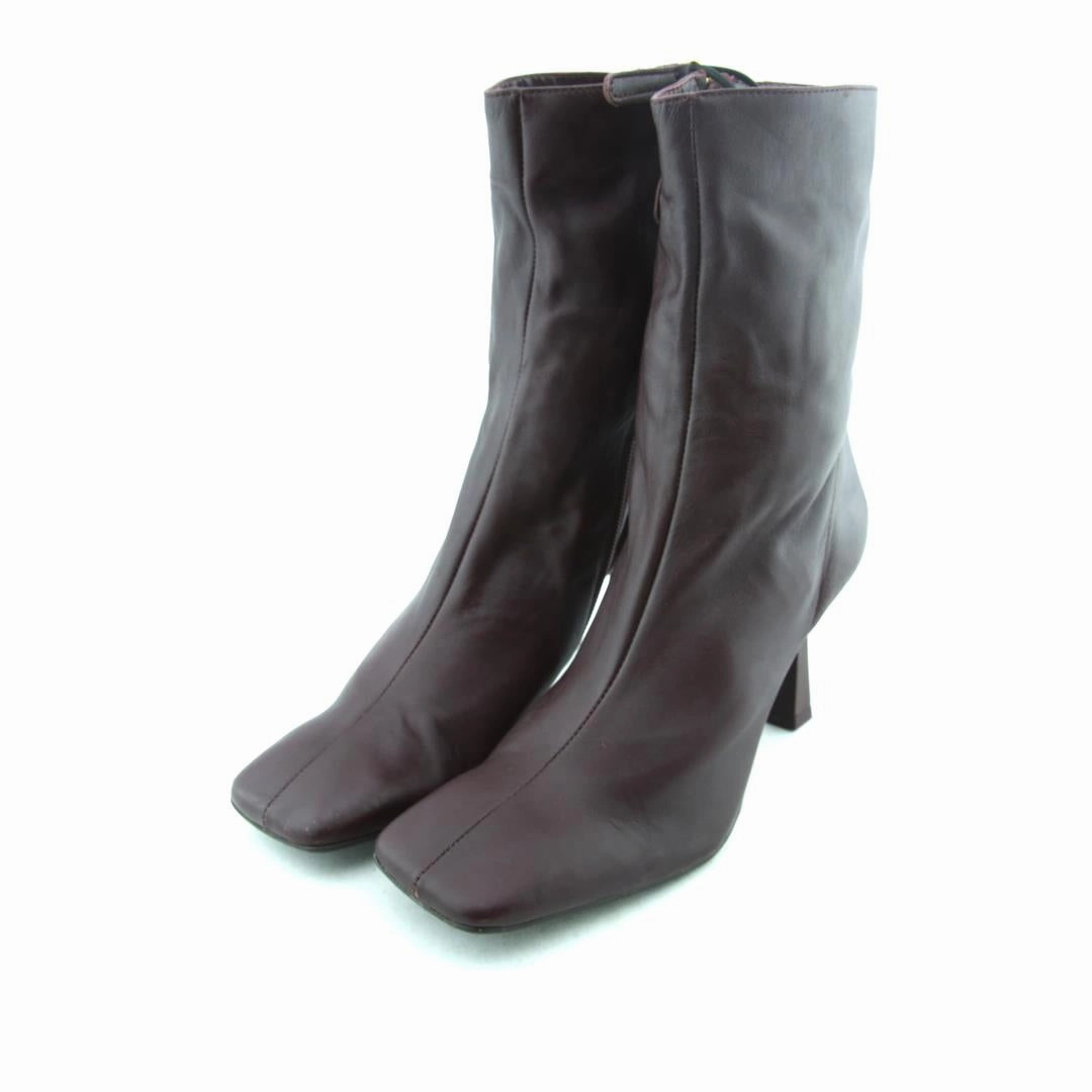 Squatting High Heels ZARA. .